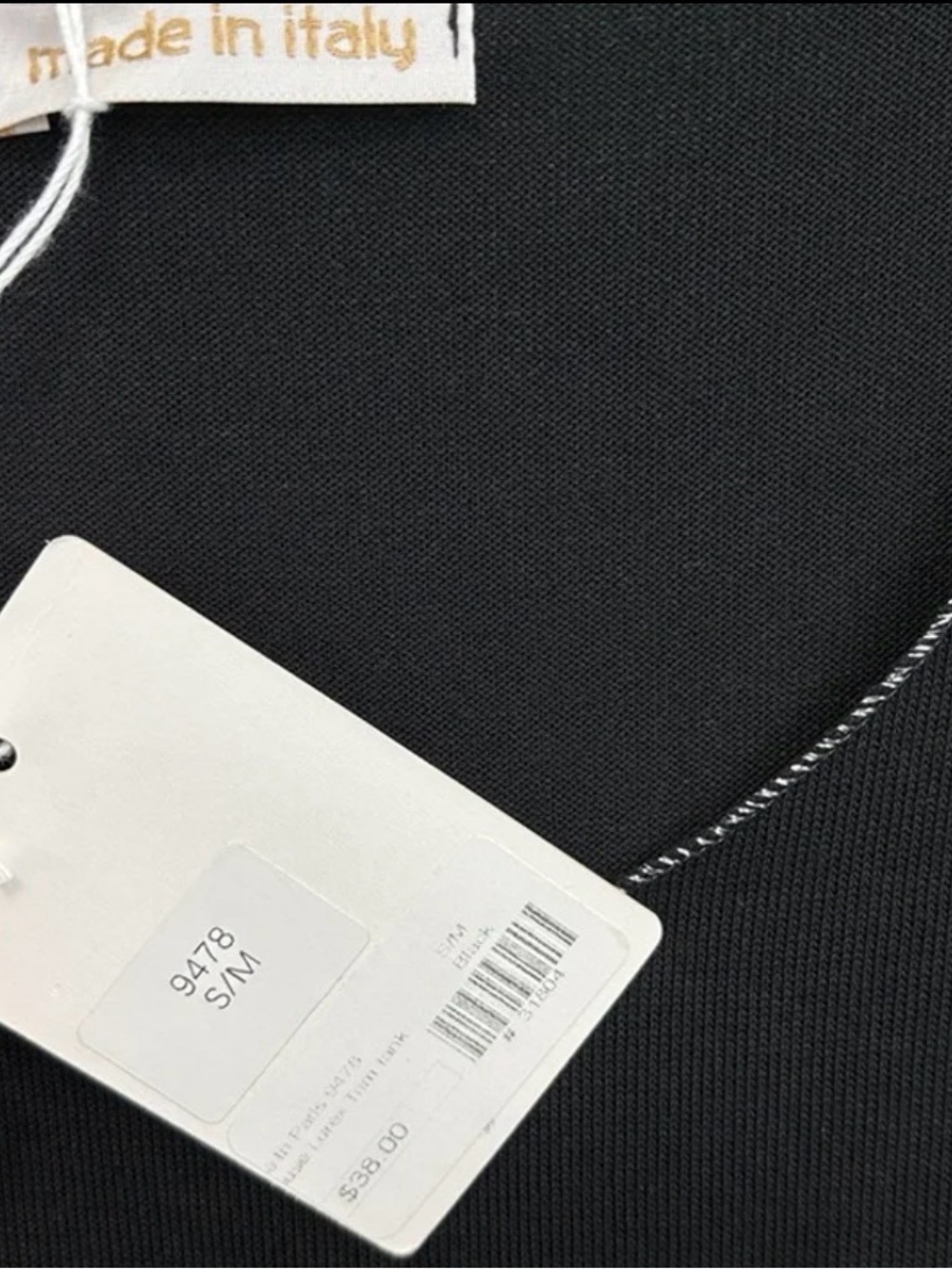 Classic Black Scoop Neck Tank Top - Picture 3 of 4